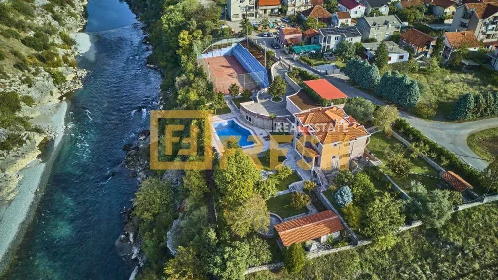 Sale, house, 300m², Zagorič, Podgorica