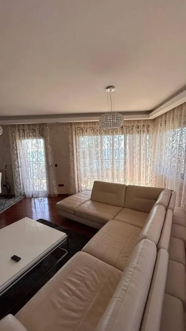 Prodaja, dvosoban stan, 120m², Komoševina, Budva