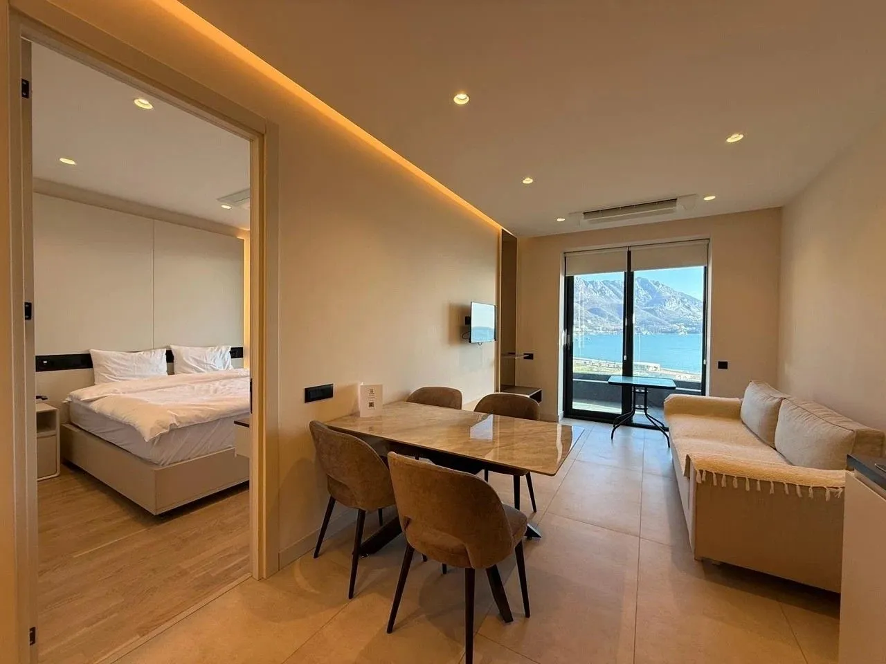 Sale, one bedroom apartment, 69m², Bečići, Budva