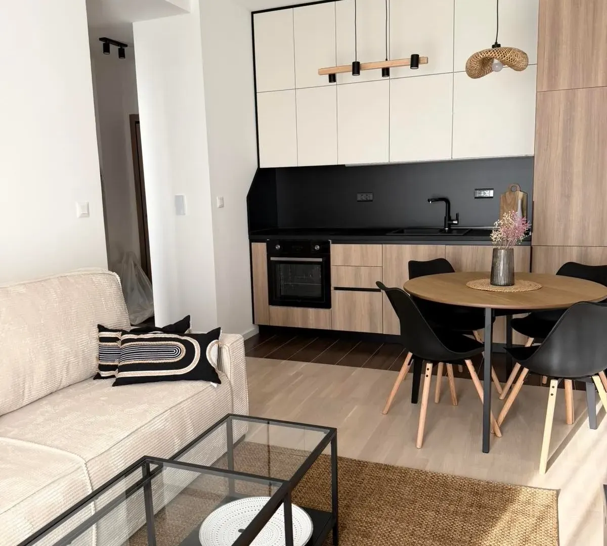 Izdavanje, jednosoban stan, 37m², Tološi, Podgorica