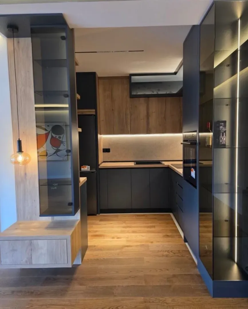 Izdavanje, trosoban stan, 163m², Dalmatinska ulica, Podgorica