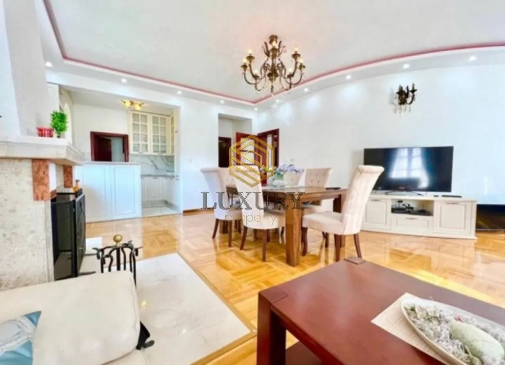 Rent, house, 400m², Markovići, Budva