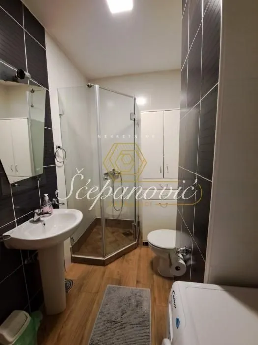 Prodaja, dvosoban stan, 49m², Rotkvarija, Novi Sad Sve Podlokacije