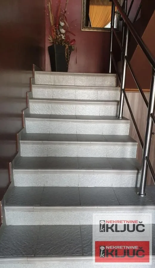 Rent, house, 1000m², Kać, Novi Sad Sve Podlokacije