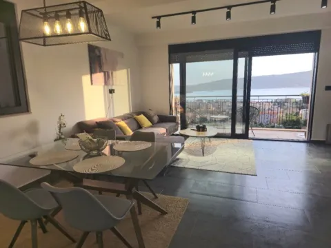 Izdavanje, jednosoban stan, 50m², Mažina, Tivat