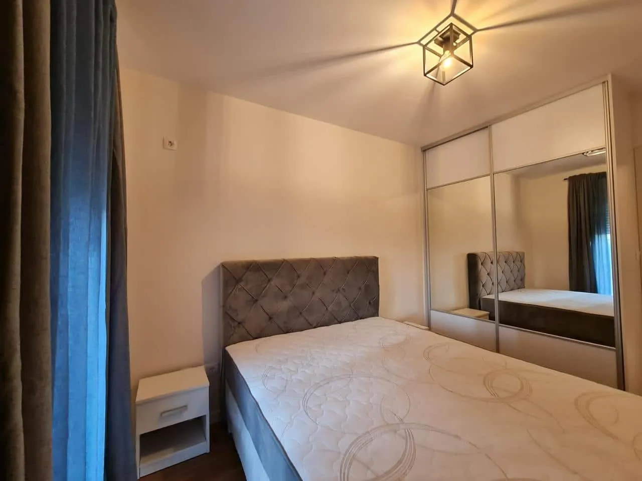 Izdavanje, jednosoban stan, 50m², Central Point, Podgorica