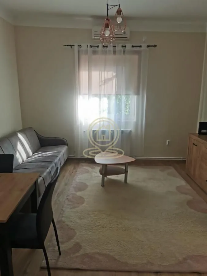 Rent, three bedroom apartment, 61m², Stari Grad, Beograd
