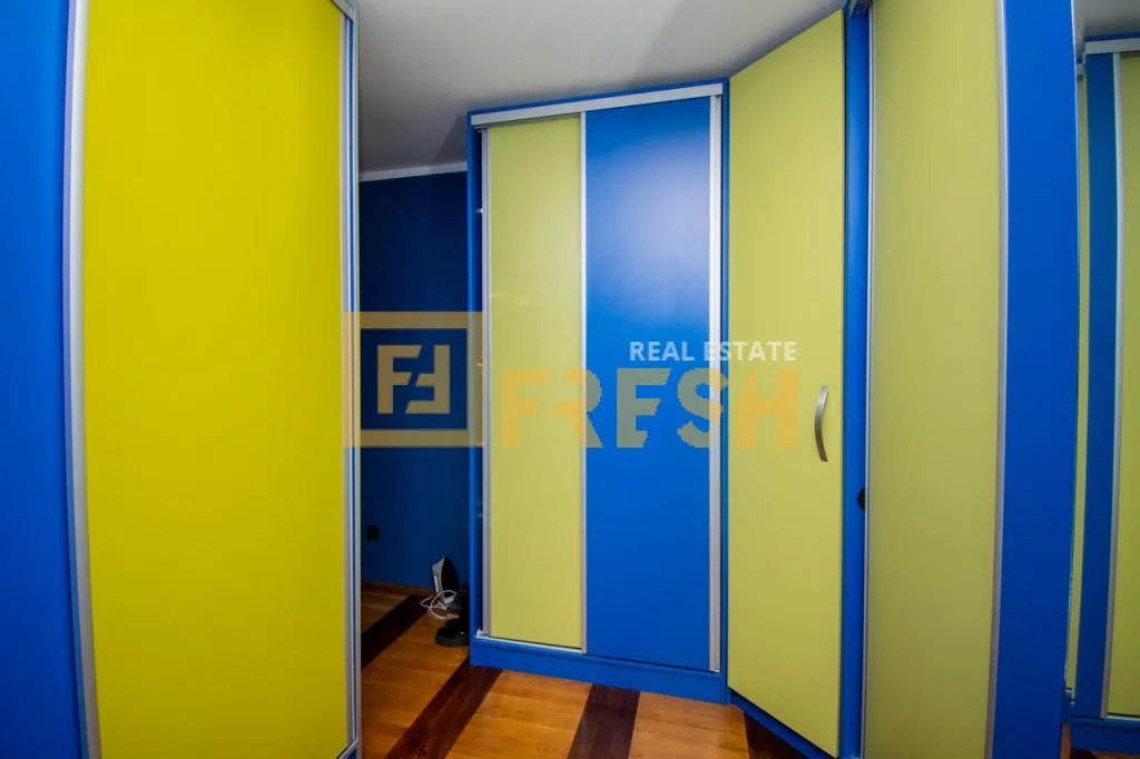 Prodaja, četvorosoban stan, 139m², Momišići, Podgorica