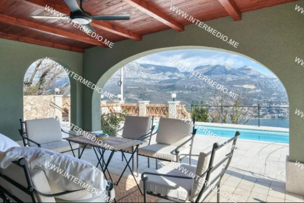 Prodaja, kuća, 168m², Žvinje, Herceg Novi