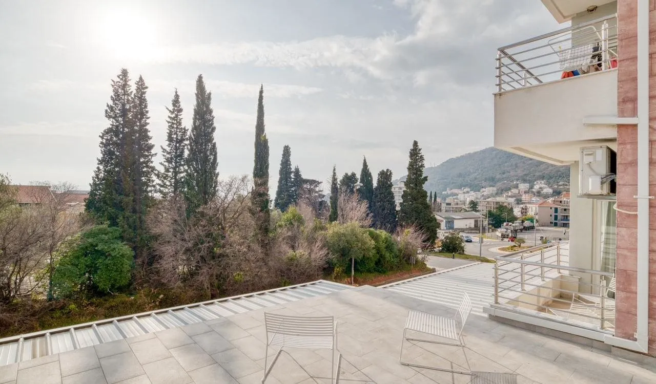 Sale, two bedroom apartment, 60m², Petrovac, Budva