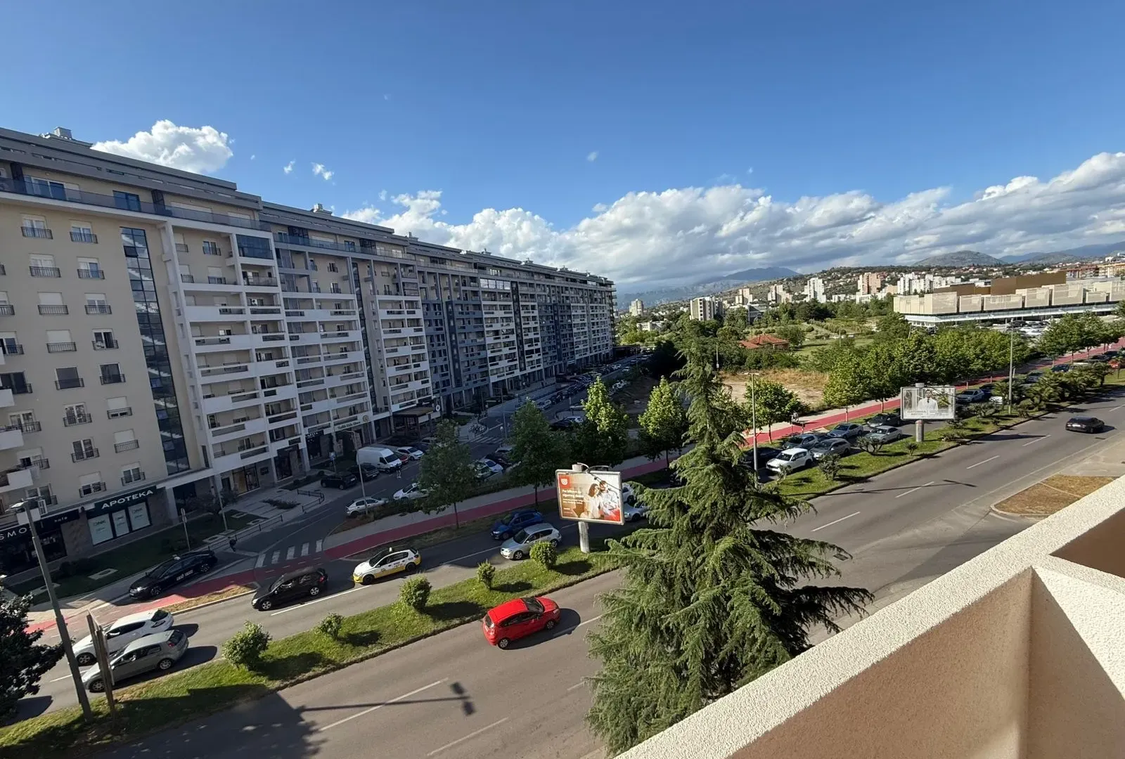 Izdavanje, dvosoban stan, 74m², Central Point, Podgorica