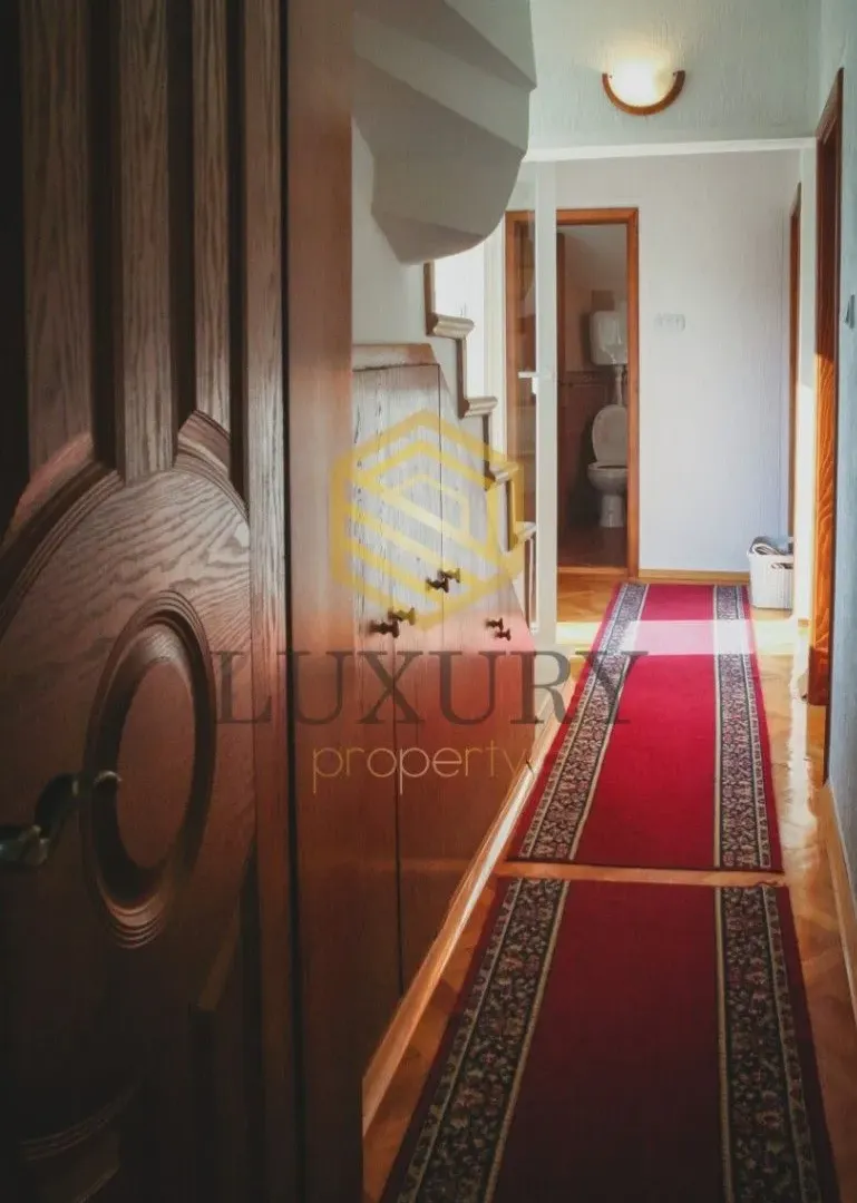 Rent, house, 200m², Donji Kokoti, Podgorica