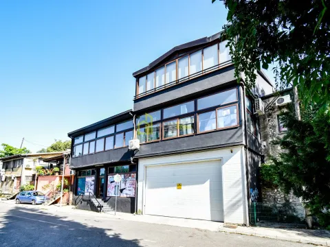 Izdavanje, poslovni prostor, 80m², Centar, Podgorica - image 5