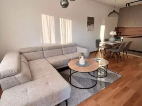 Izdavanje, jednosoban stan, 45m², City Kvart, Podgorica