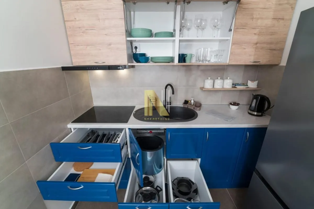 Izdavanje, stan, 56m², Centar, Novi Sad