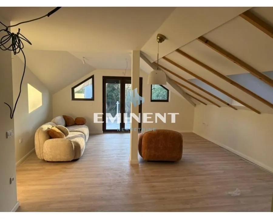 Izdavanje, trosoban stan, 114m², Senjak, Beograd