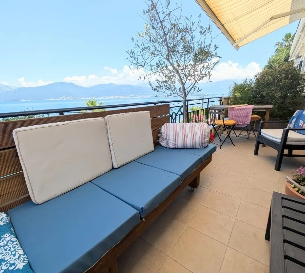 Prodaja, trosoban stan, 122m², Krašići, Tivat