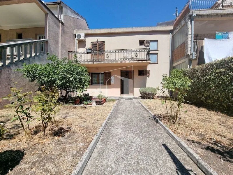 Izdavanje, poslovni prostor, 67m², Stari Aerodrom, Podgorica