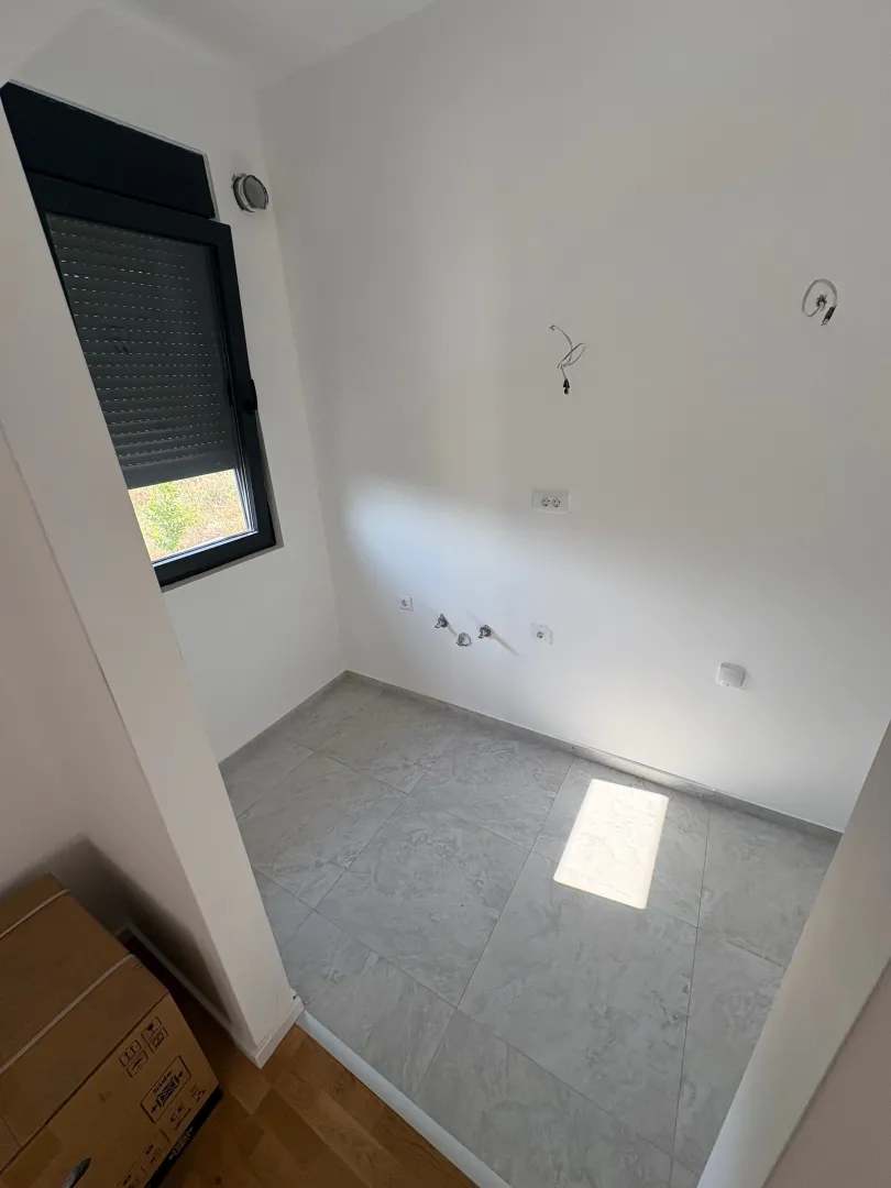 Prodaja, dvosoban stan, 64m², Tološi, Podgorica