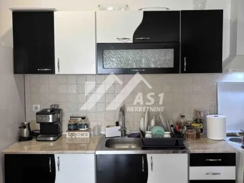 Izdavanje, dvosoban stan, 50m², Bulevar Evrope, Novi Sad Sve Podlokacije - image 2