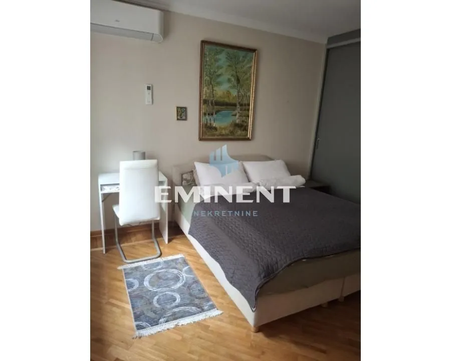 Izdavanje, dvosoban stan, 47m², Stari Grad, Beograd