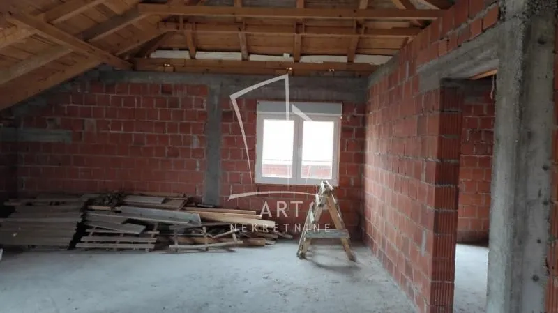 Prodaja, kuća, 240m², Voždovac Sve Podlokacije, Beograd