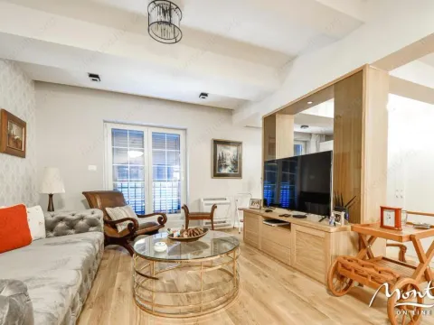 Prodaja, kuća, 240m², Tivat, Crna Gora - image 16