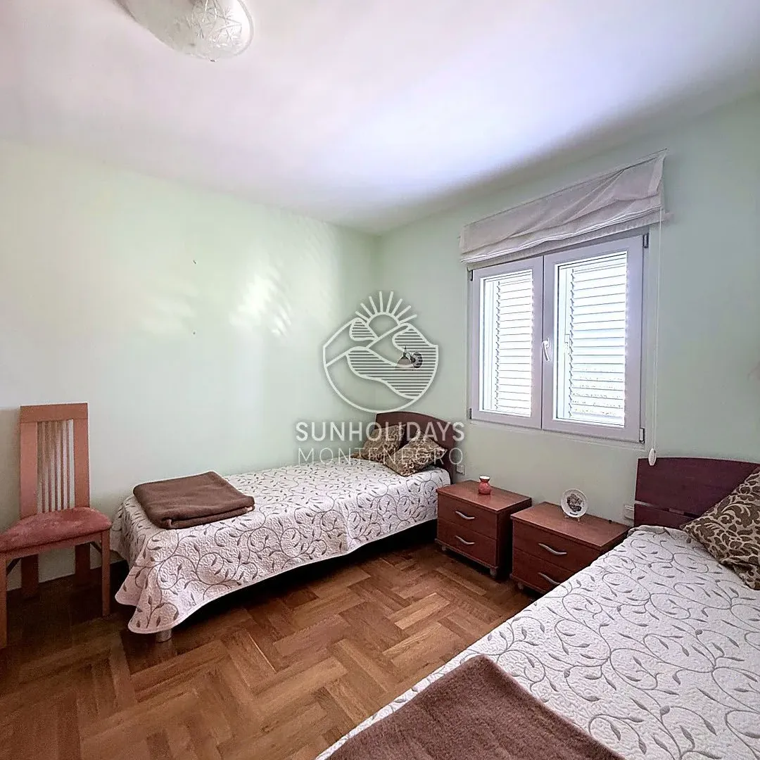 Prodaja, kuća, 390m², Zagrađe, Bar