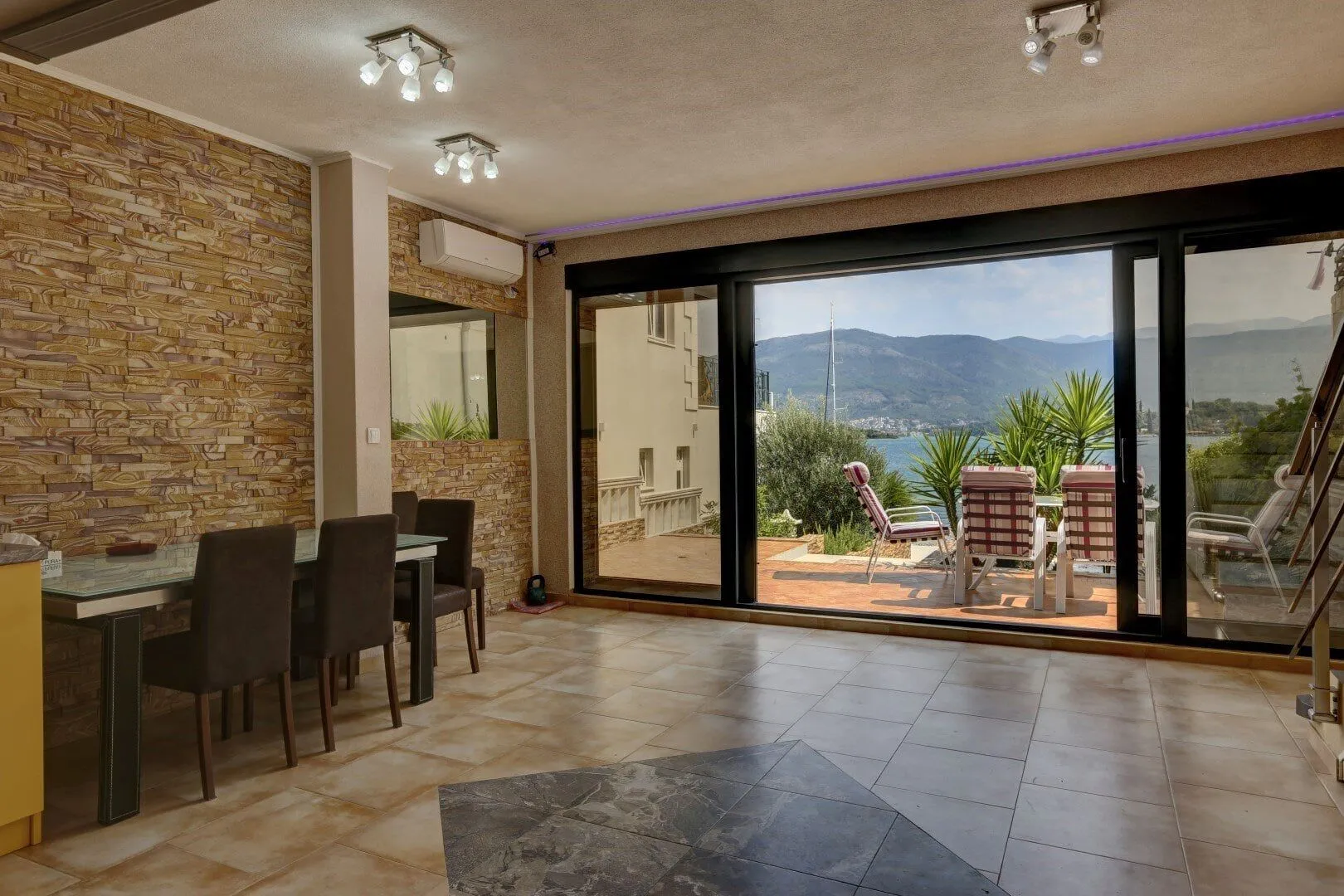 Sale, house, 190m², Kotor, Crna Gora
