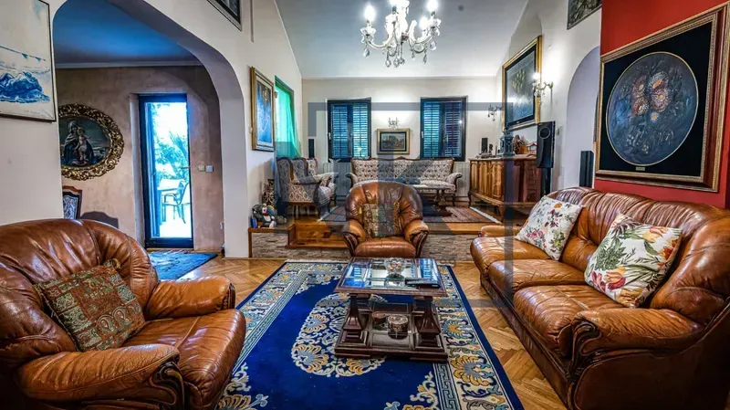Prodaja, kuća, 280m², Ibričevina, Podgorica