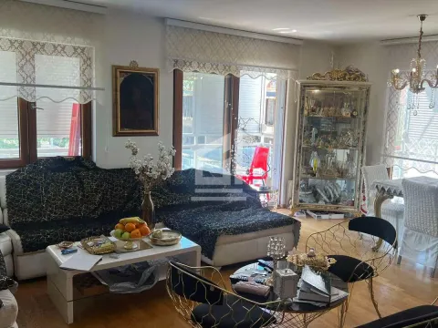 Prodaja, trosoban stan, 120m², Tološi, Podgorica - image 1