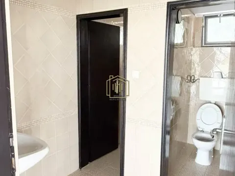 Izdavanje, poslovni prostor, 280m², Masline, Podgorica - image 9