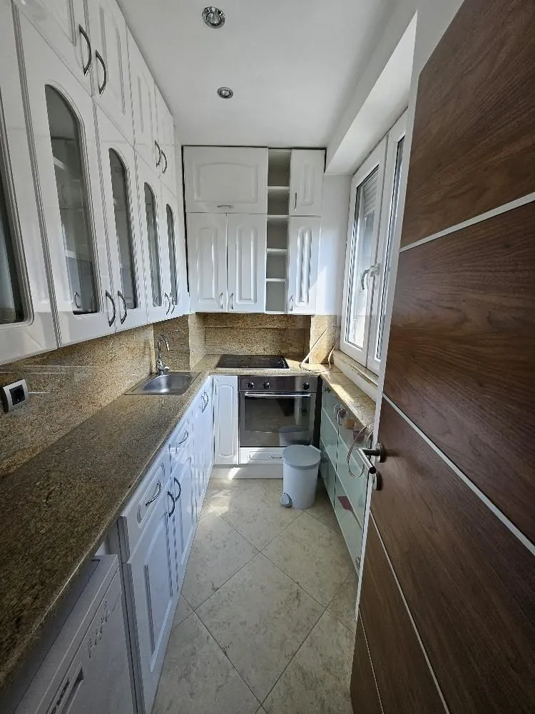 Izdavanje, dvosoban stan, 37m², Stari Grad, Beograd