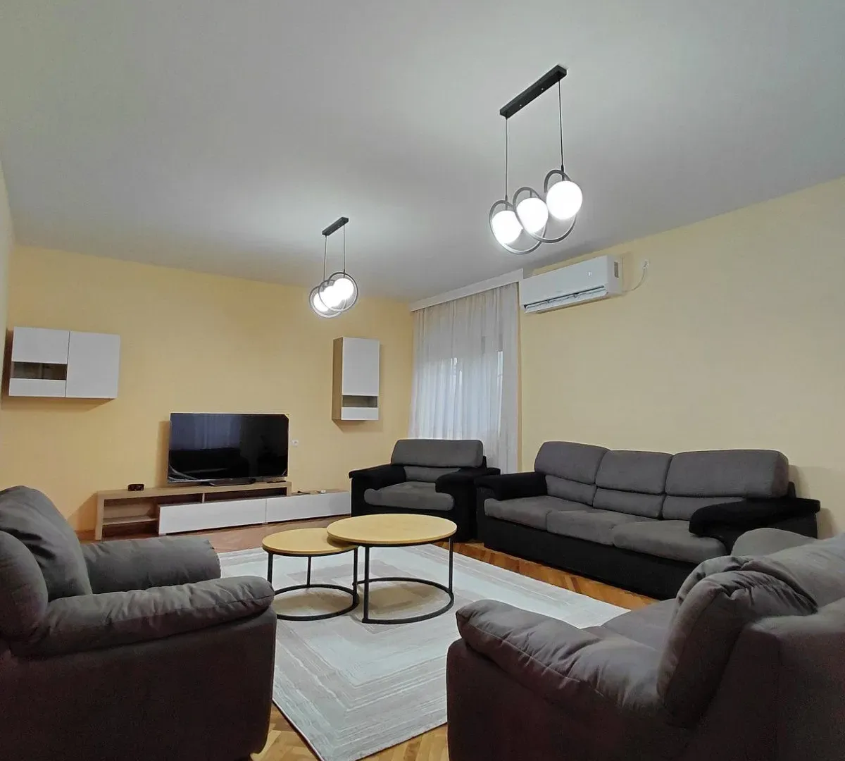 Rent, house, 200m², Gornja Gorica, Podgorica
