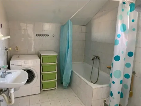 Izdavanje, dvosoban stan, 80m², Dalmatinska ulica, Podgorica - image 9