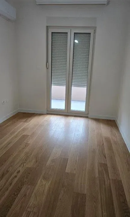 Izdavanje, jednosoban stan, 50m², Central Point, Podgorica