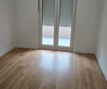 Izdavanje, jednosoban stan, 50m², Central Point, Podgorica