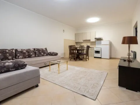 Izdavanje, jednosoban stan, 70m2, Gorica C, Podgorica Izdavanje, jednosoban stan, 70m2, Gorica C, Podgorica