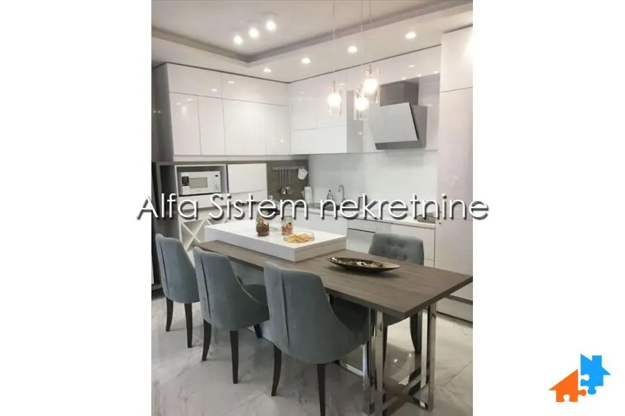 Izdavanje, dvosoban stan, 56m², Čubura, Beograd