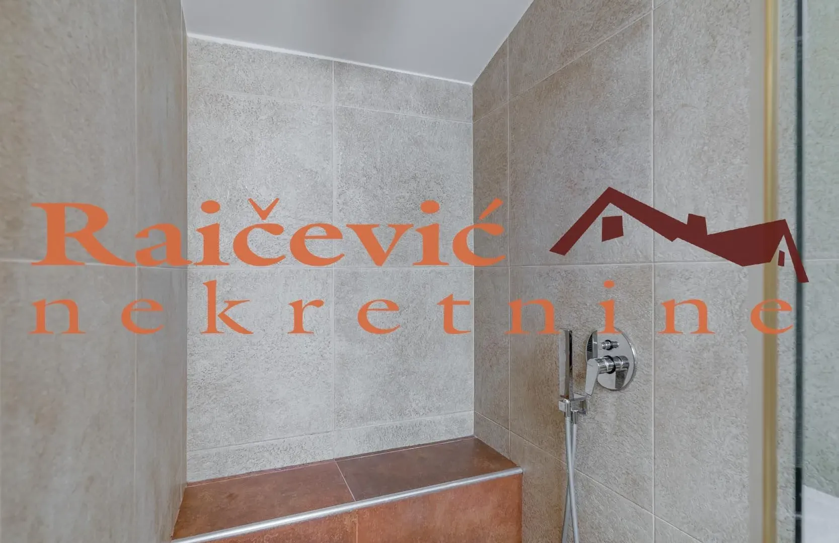 Rent, three bedroom apartment, 120m², Kalenić Pijaca, Vračar Sve Podlokacije