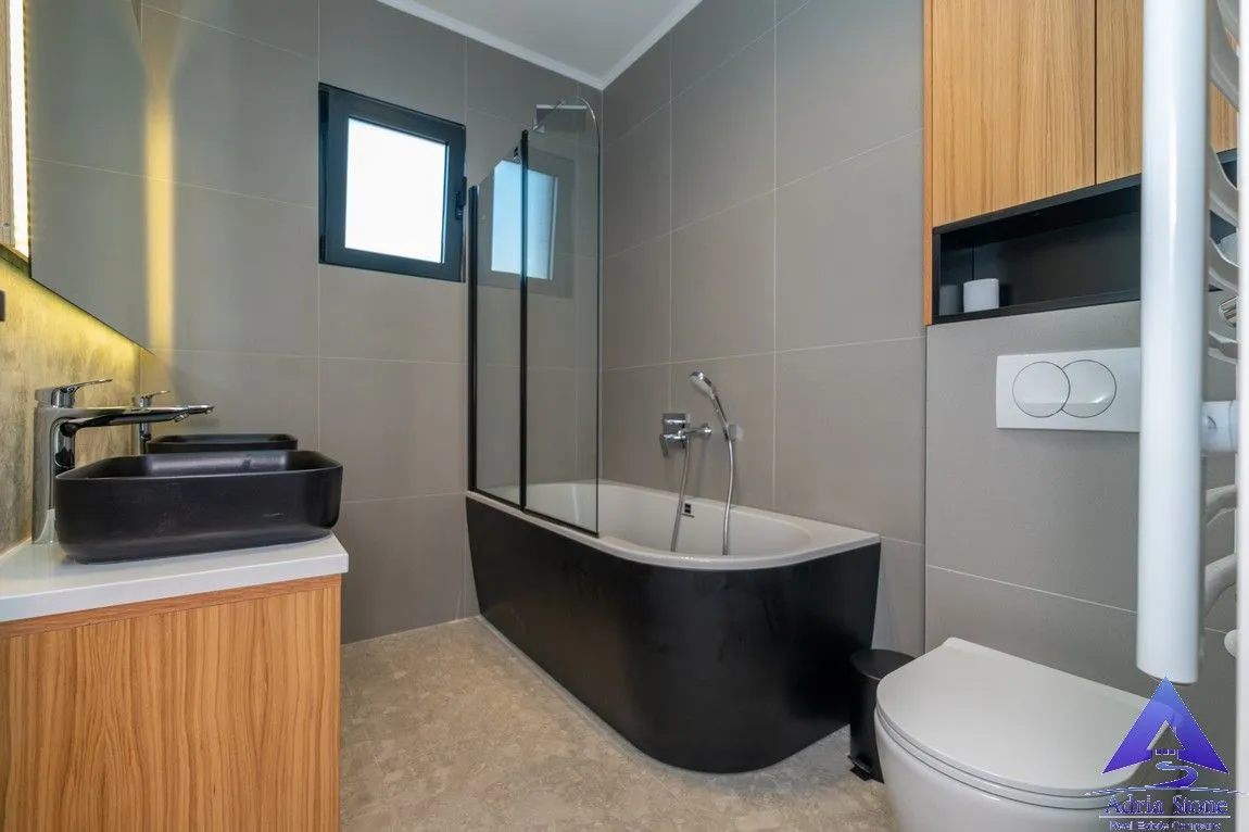 Rent, house, 180m², Podgorica, Crna Gora
