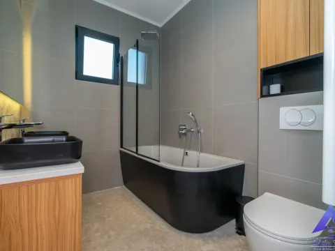 Izdavanje, kuća, 180m², Podgorica, Crna Gora - image 24