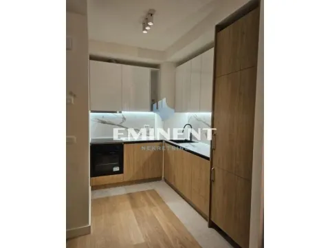 Izdavanje, trosoban stan, 81m², Savski Venac, Beograd - image 7