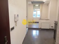 Izdavanje, poslovni prostor, 144m², Južni Bulevar, Vračar Sve Podlokacije - image 3