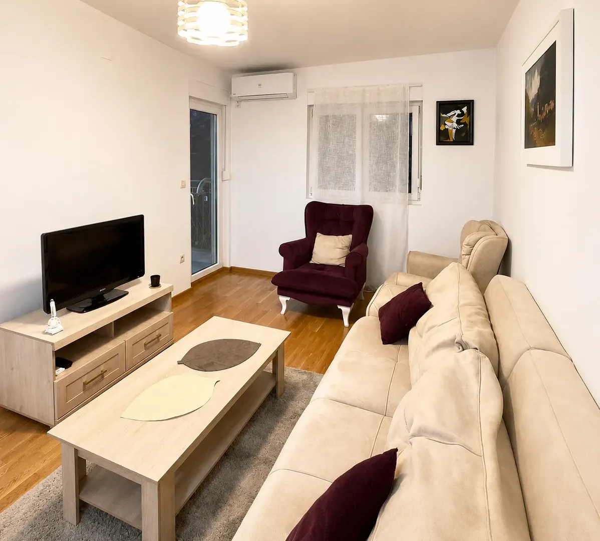Izdavanje, jednosoban stan, 45m², City Kej, Podgorica