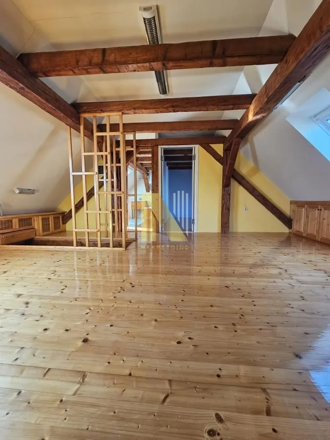 Prodaja, stan, 252m², Centar, Subotica