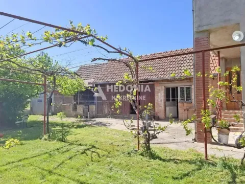 Prodaja, kuća, 176m², Centar, Inđija - image 3