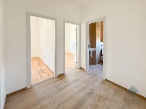 Rent, two bedroom apartment, 64m², Tološi, Podgorica - image 6