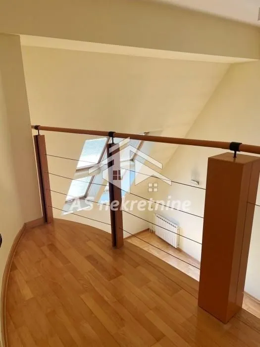 Izdavanje, stan, 207m², Kalenić Pijaca, Vračar Sve Podlokacije