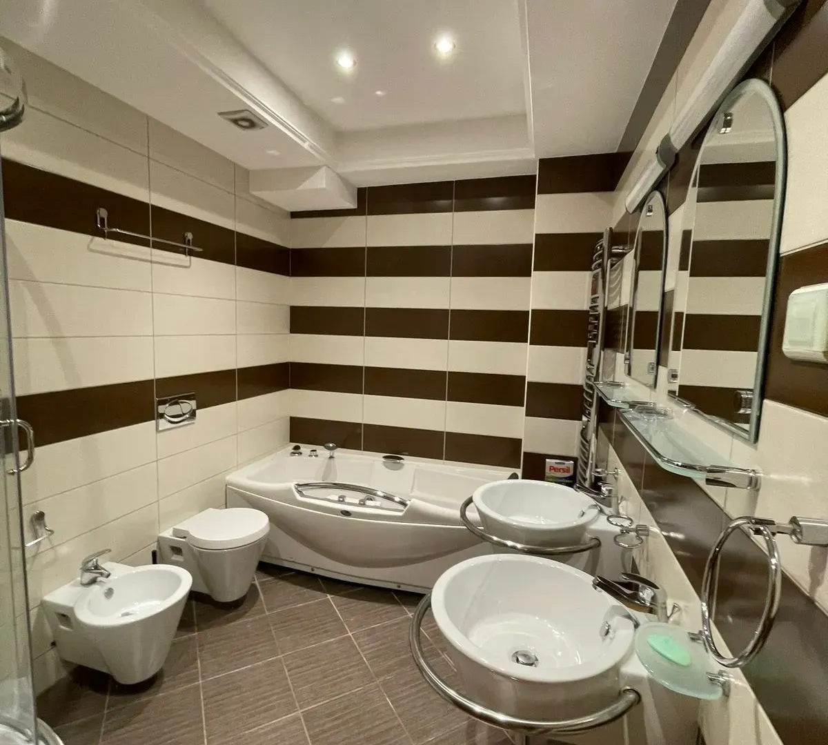 Prodaja, dvosoban stan, 100m², Centar, Podgorica